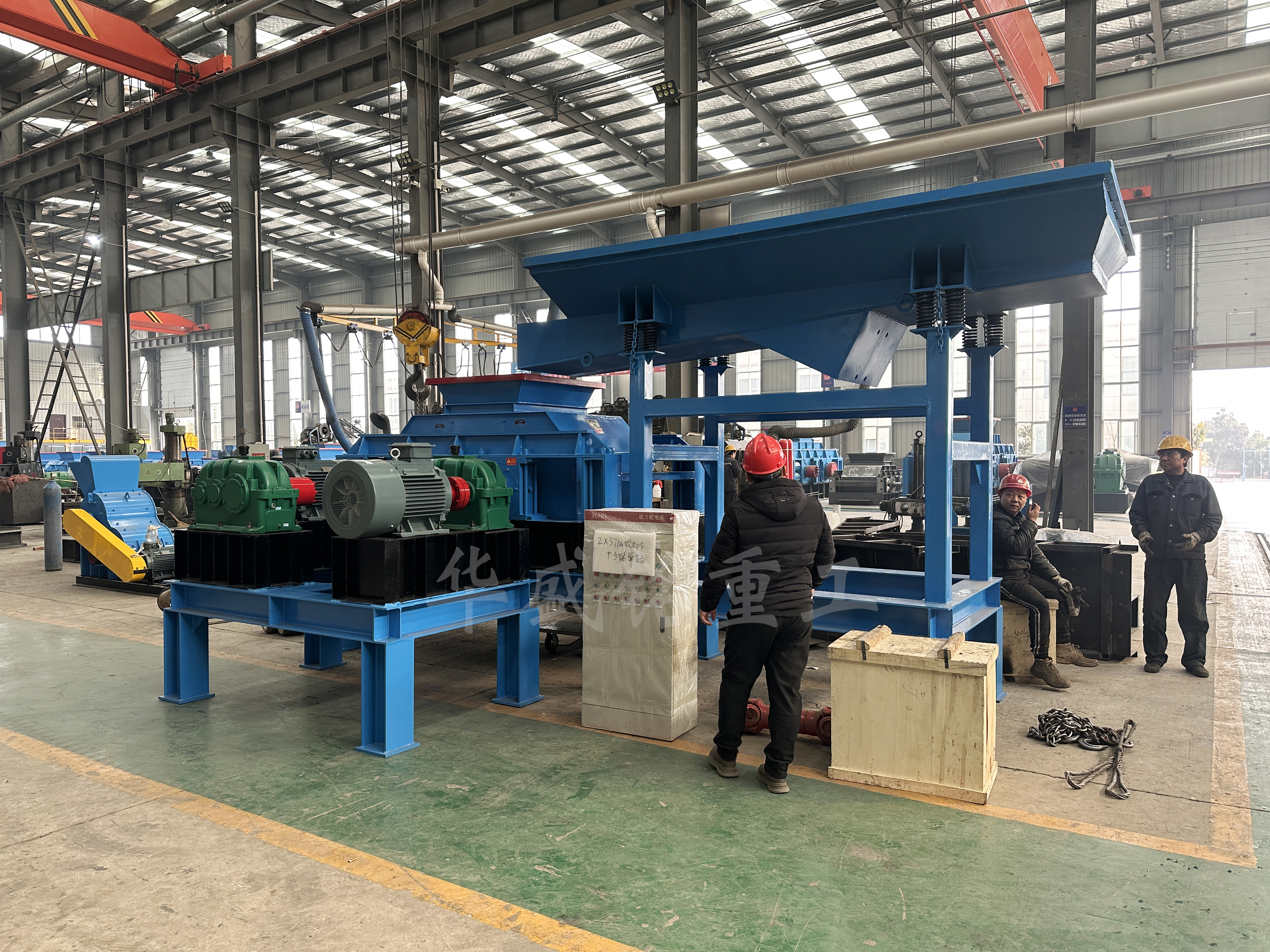 石英石破碎设备众多，为何狼牙齿辊破碎机脱颖而出？