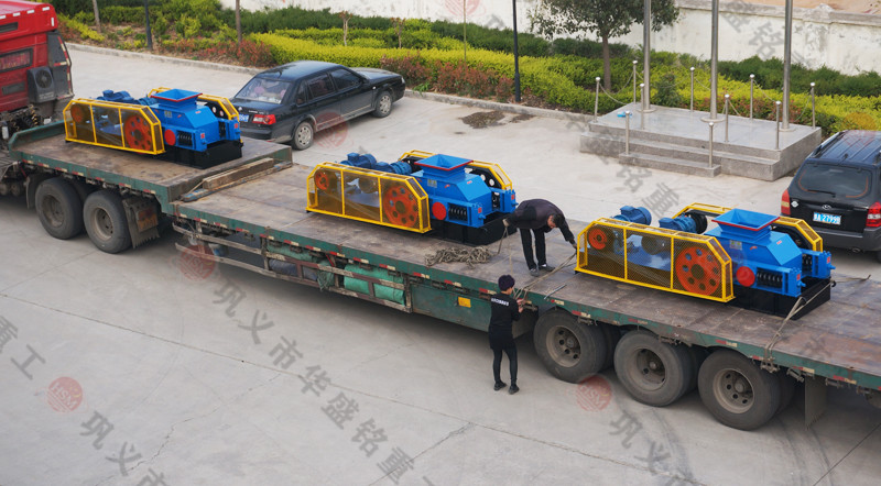 3台中型马博(中国)发货现场