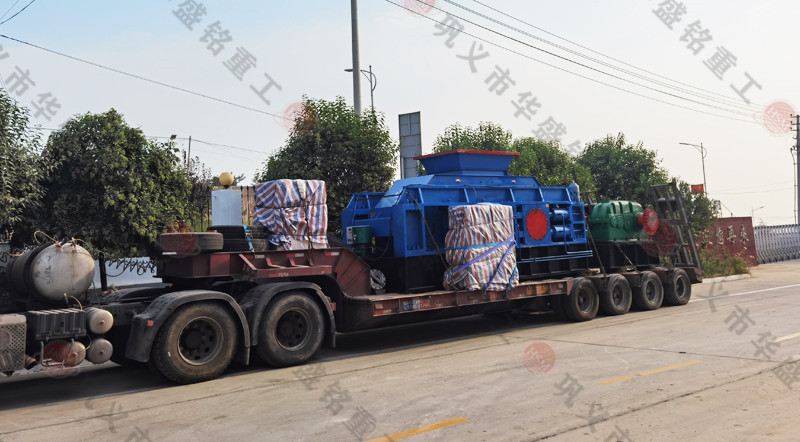 马博网2PGY1212对辊破碎机机成功发往洛阳